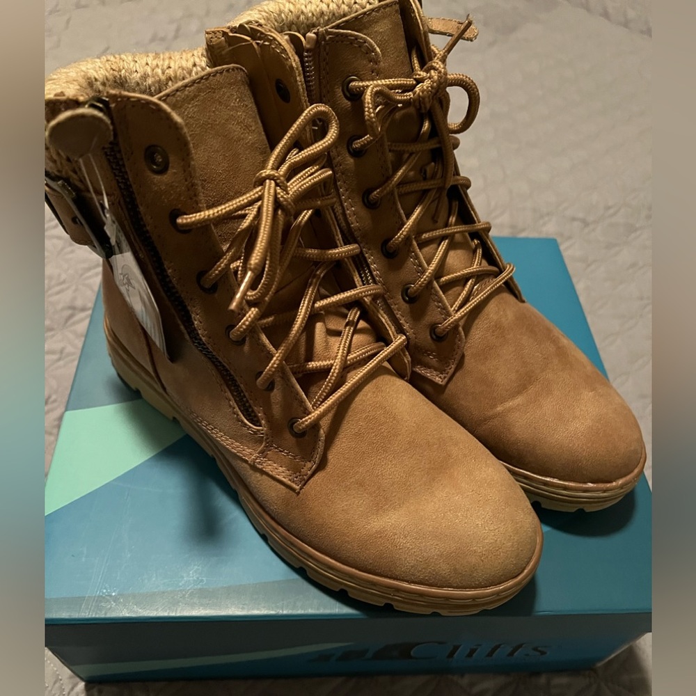 Cliffs Kelsie Tan Boots size 7 1/2